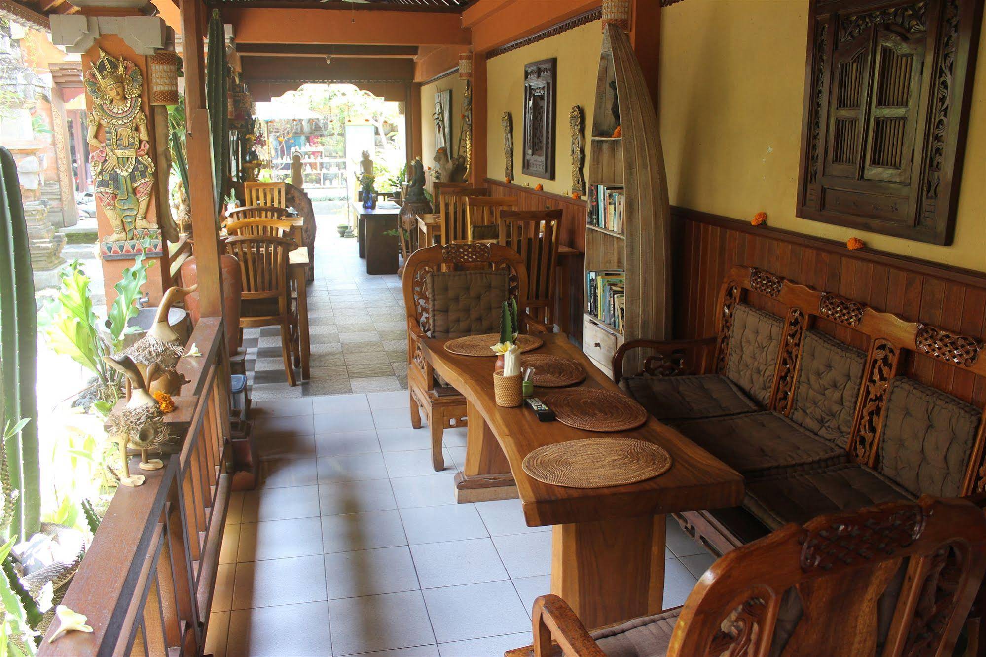 Gustis Garden Bungalows