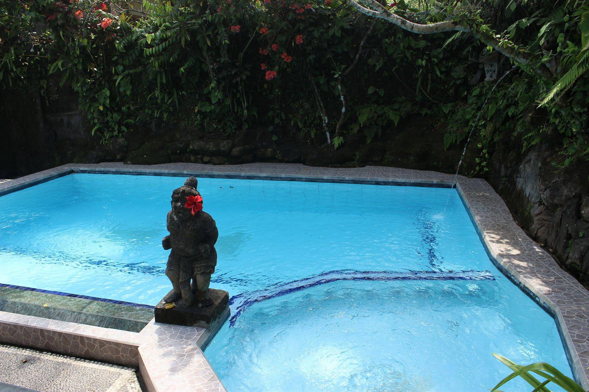 Gustis Garden Bungalows