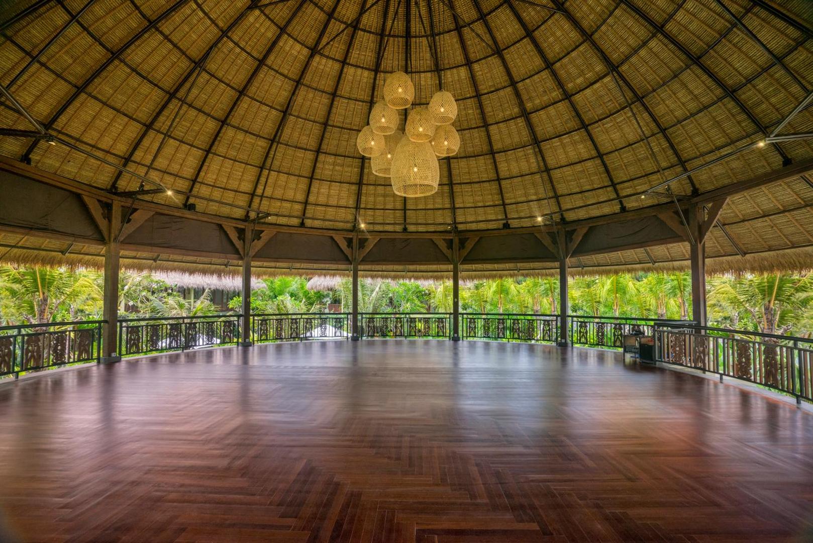 Honai Resort