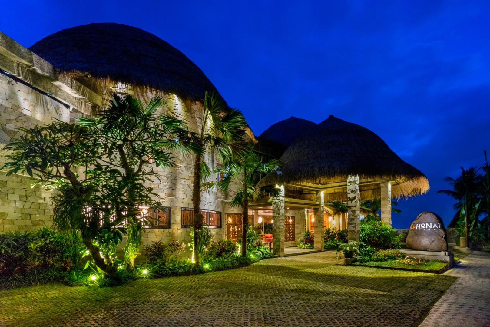 Honai Resort