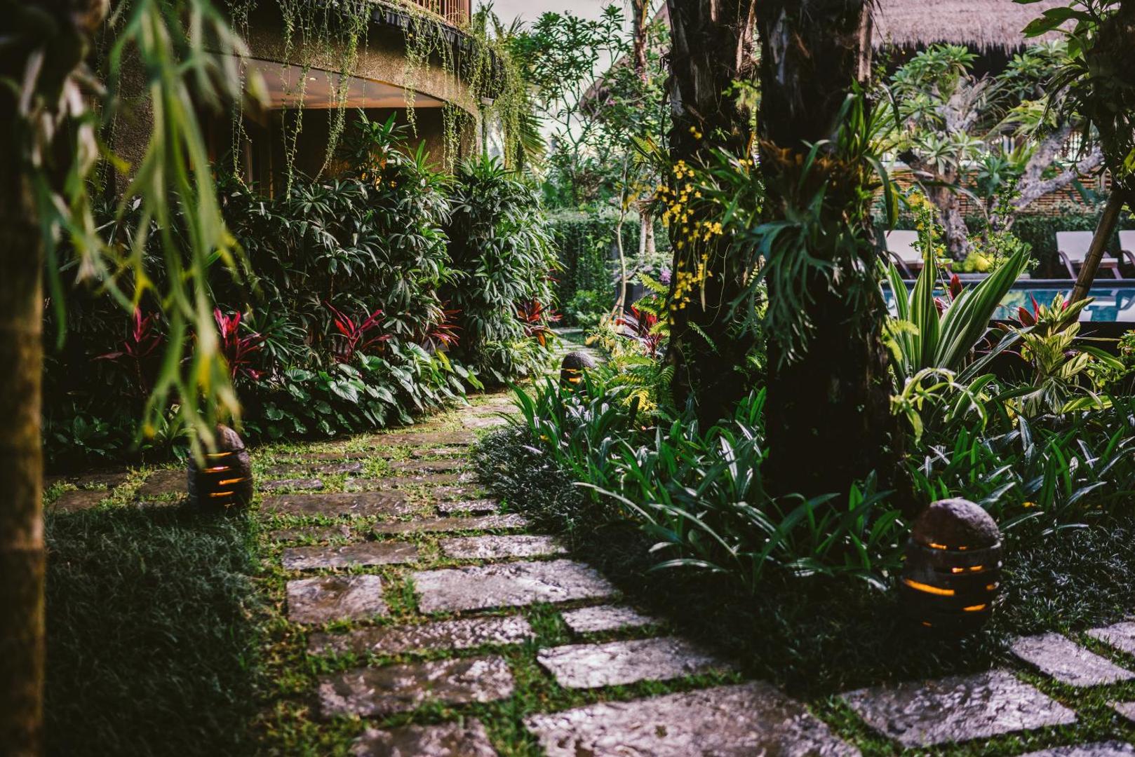 Honai Resort
