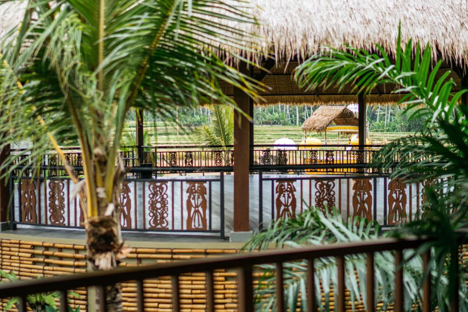 Honai Resort