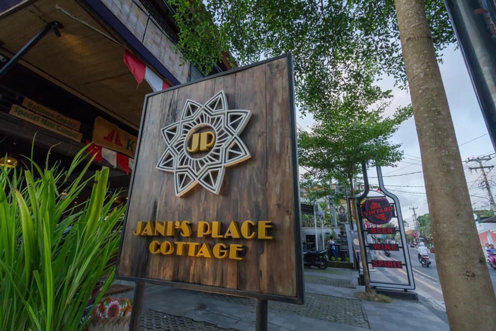 Janis Place Cottage by Purely