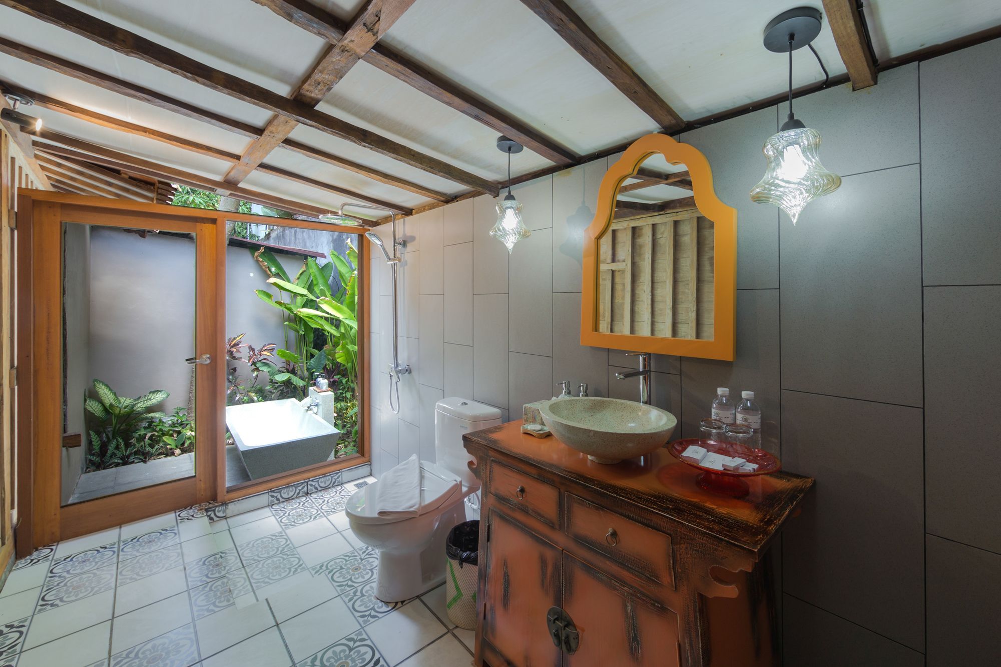 Kakul Villas & Suites