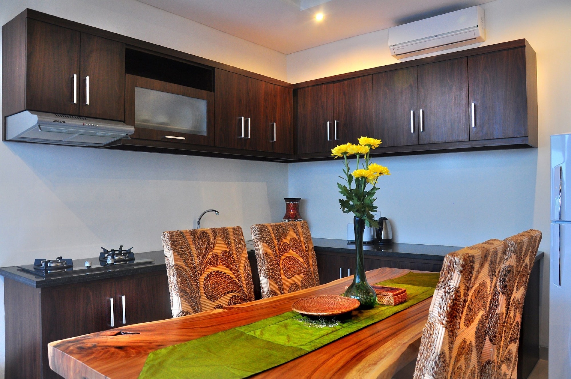 Kakul Villas & Suites
