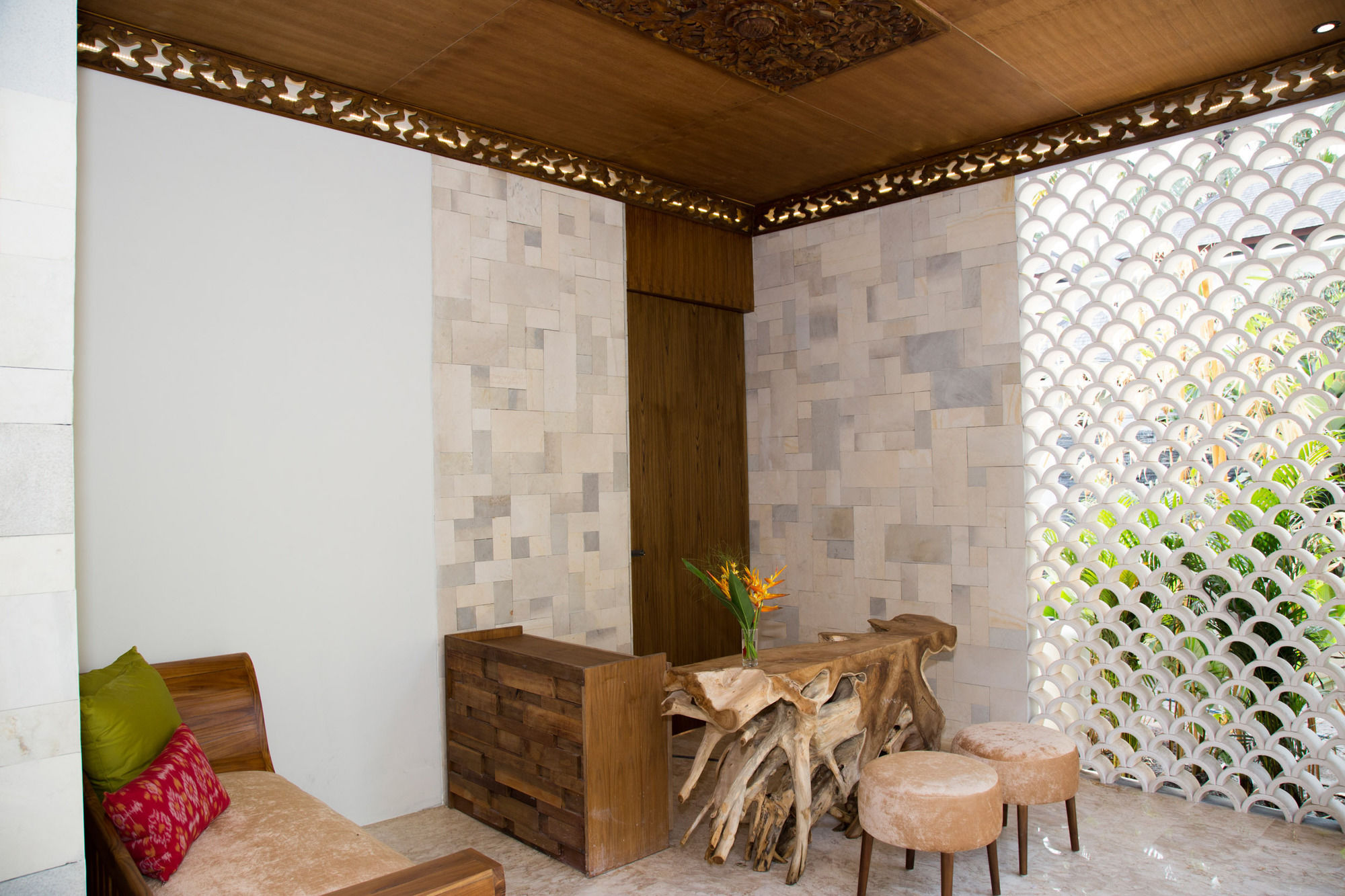 Kakul Villas & Suites