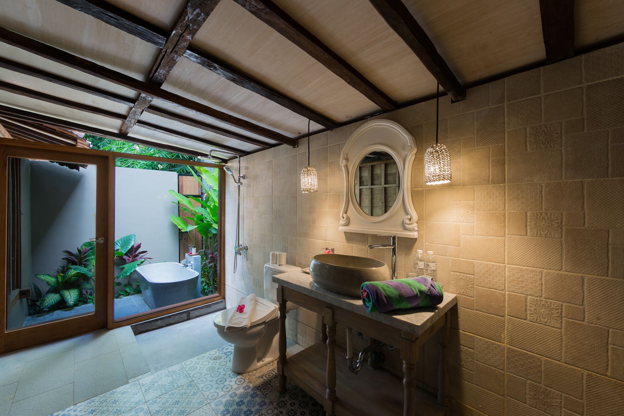 Kakul Villas & Suites