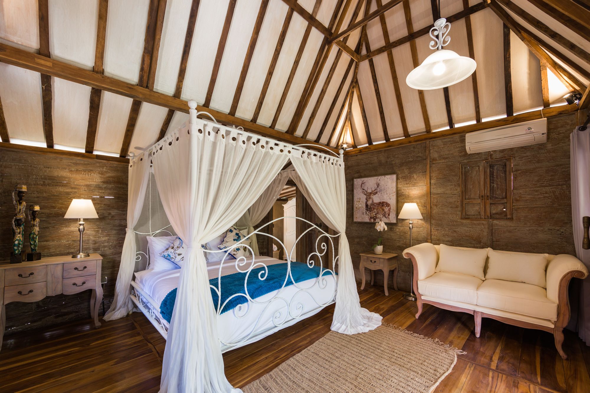 Kakul Villas & Suites