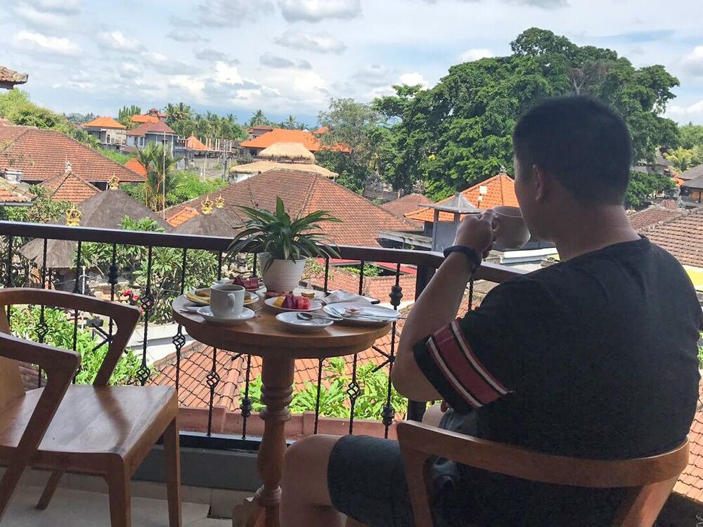 Kampung Sari Gallery & Homestay