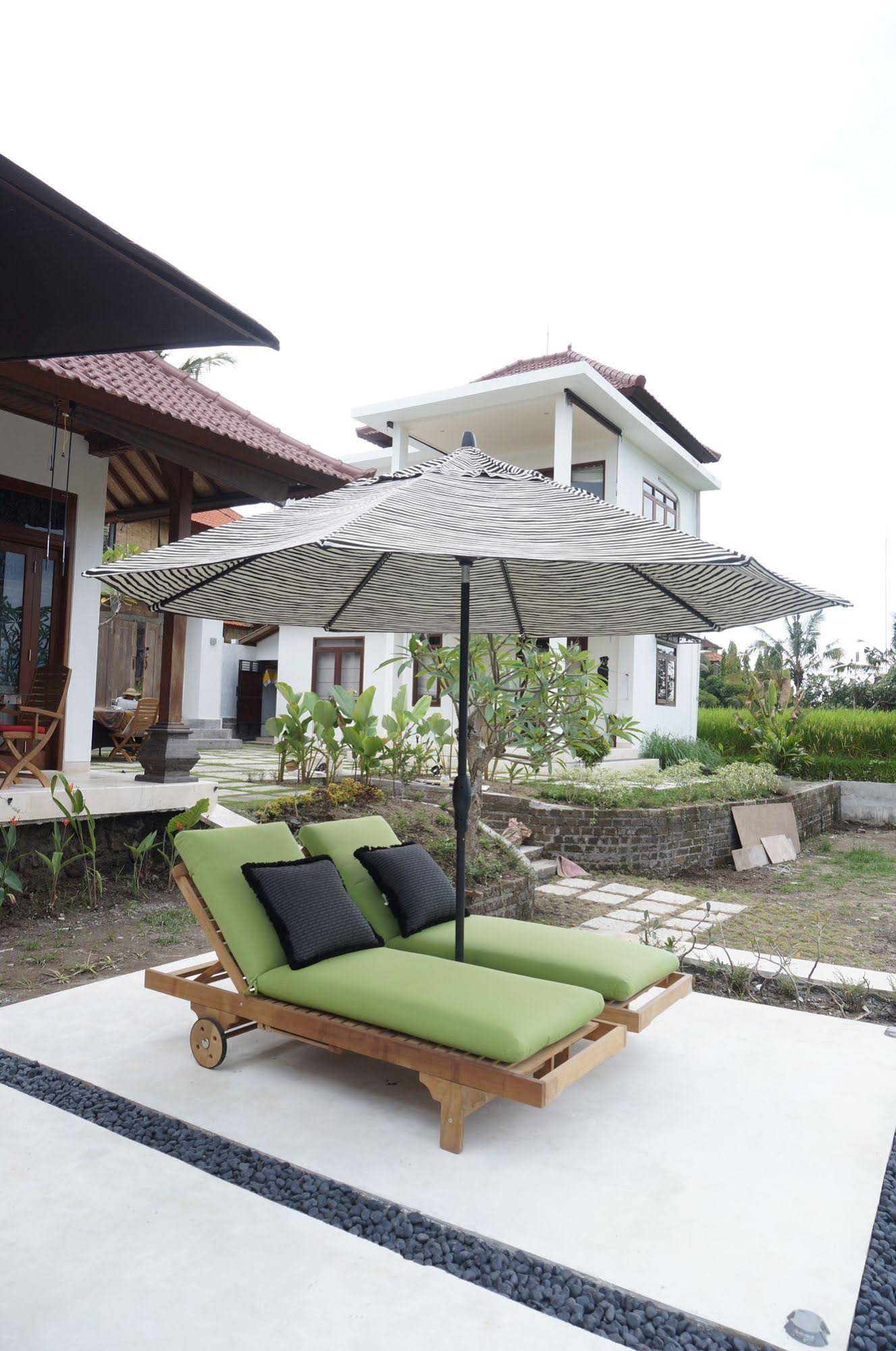Lebah Villas