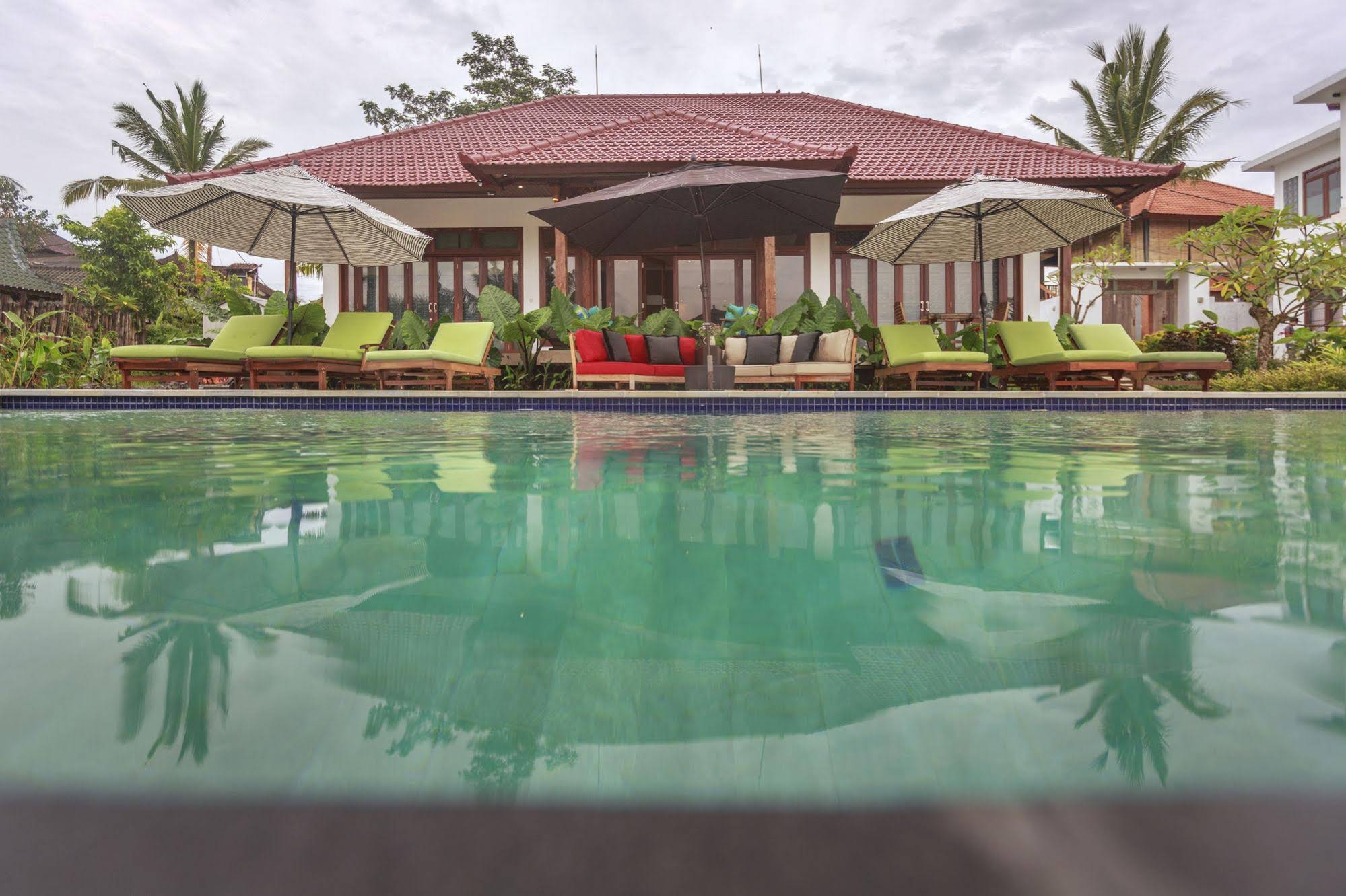 Lebah Villas