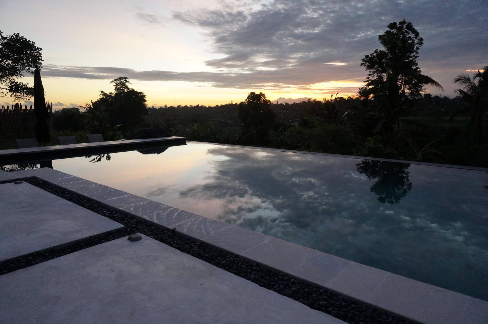 Lebah Villas