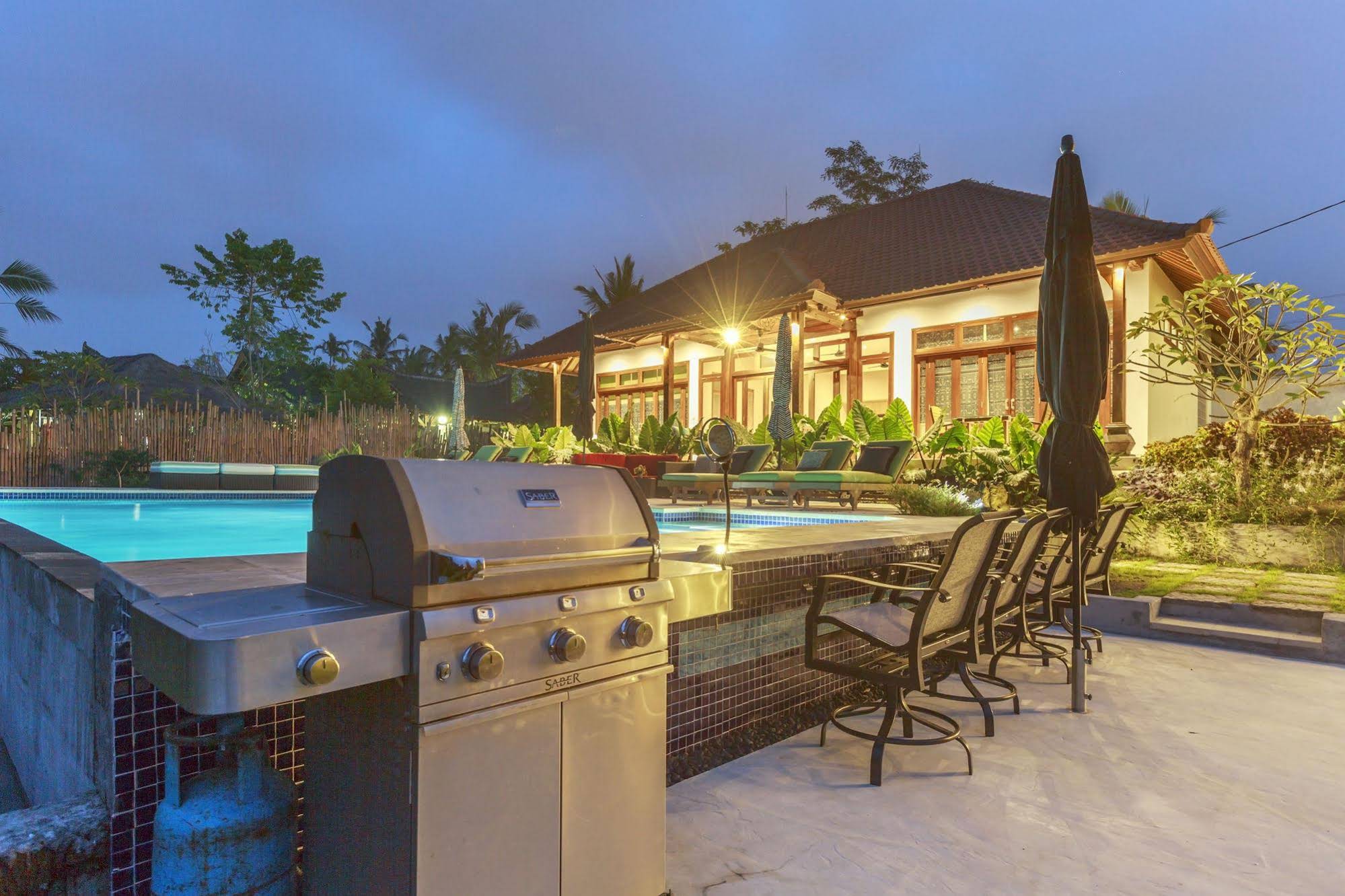 Lebah Villas