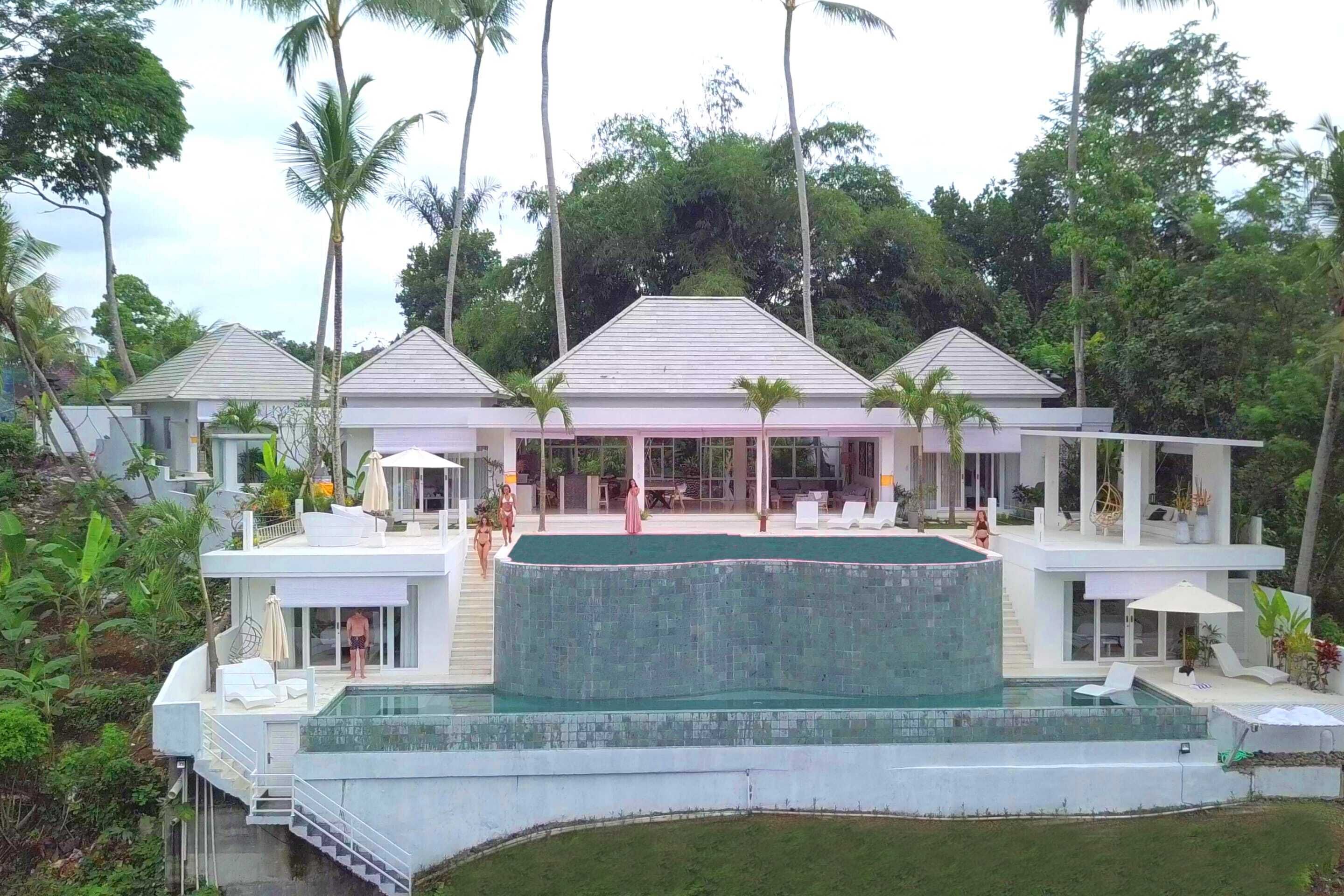 Limitless Jungle Villas Complex 5 BR Ubud w/Staff
