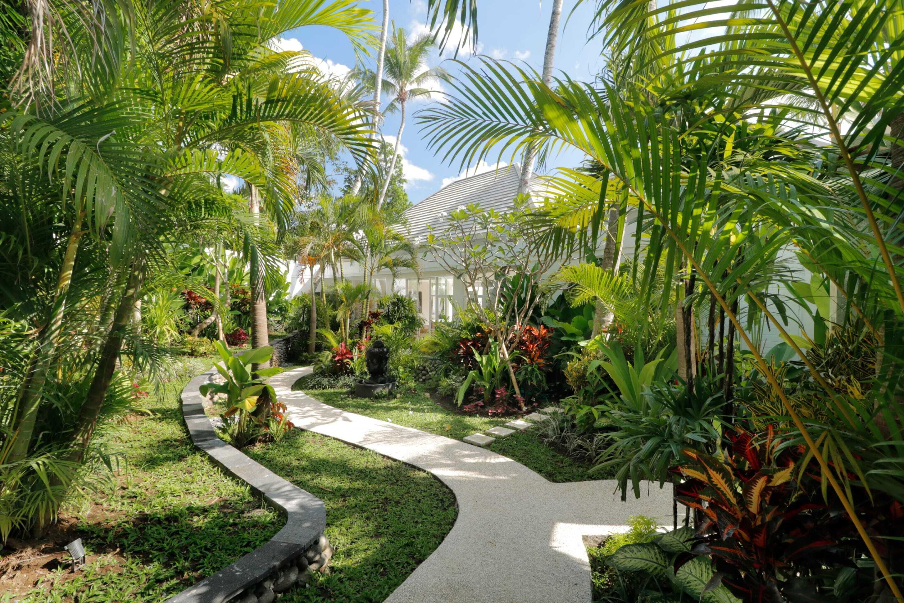 Limitless Jungle Villas Complex 5 BR Ubud w/Staff