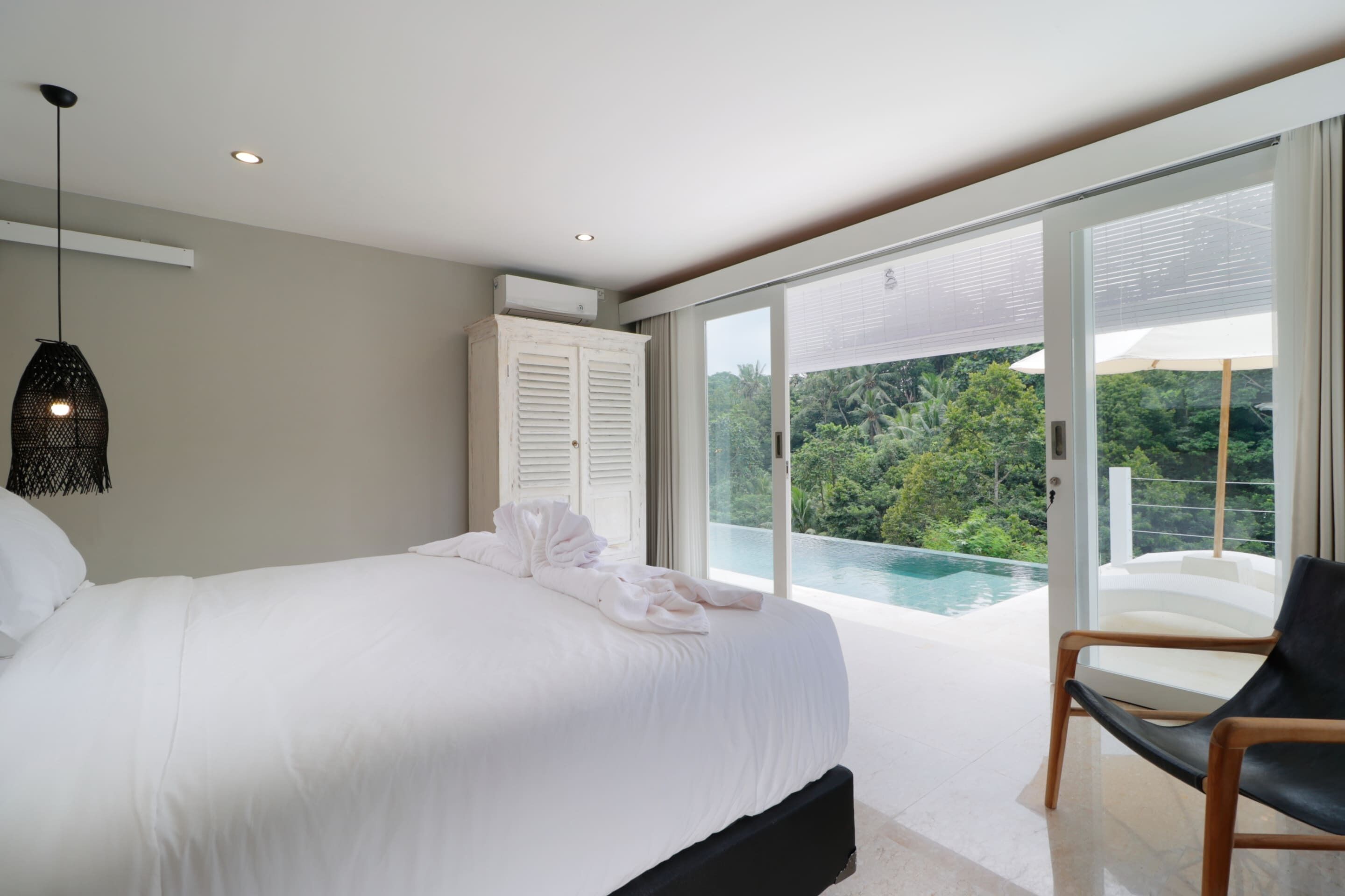 Limitless Jungle Villas Complex 5 BR Ubud w/Staff
