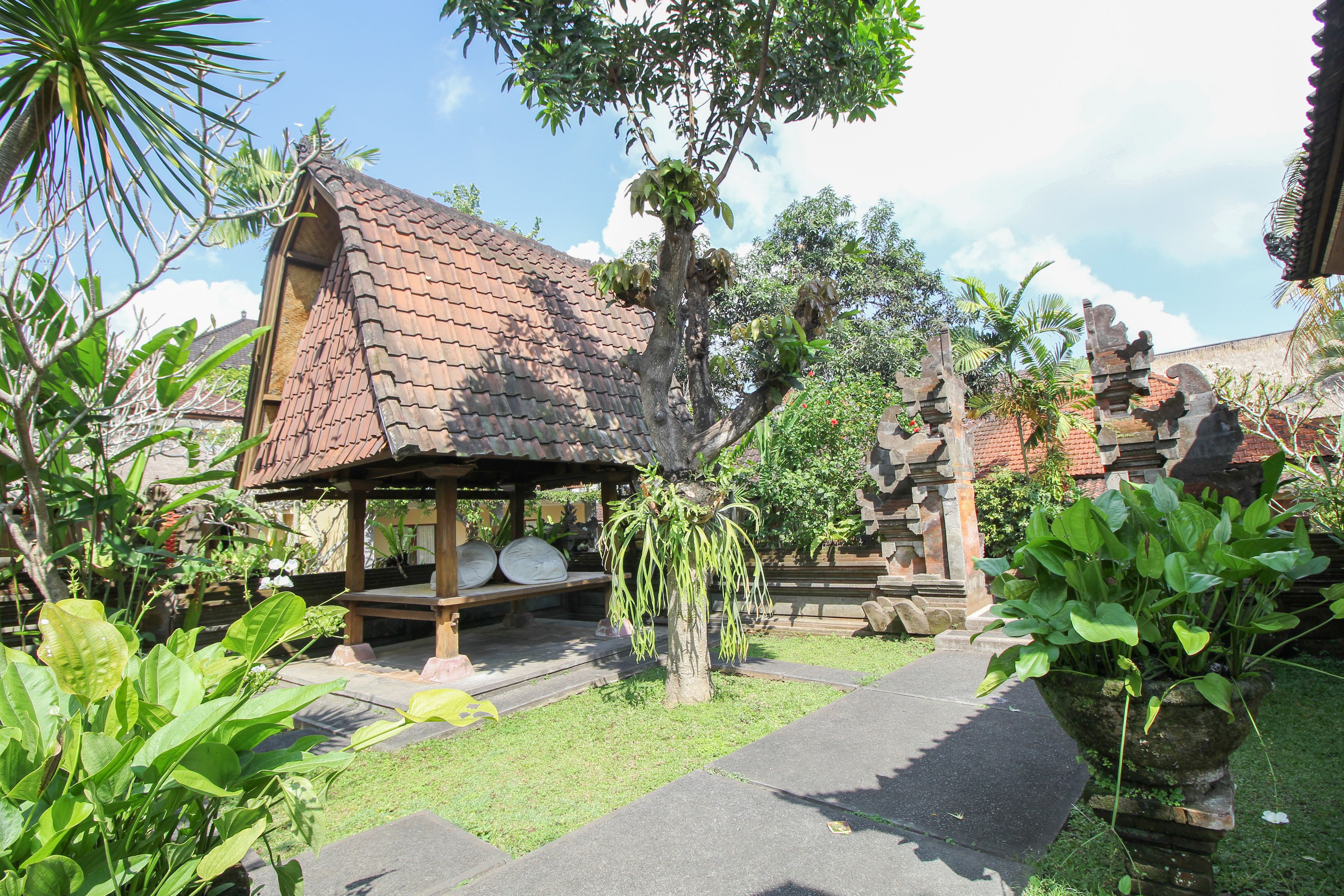 Lokasari Bungalows Spa & Gallery by Airy Rooms