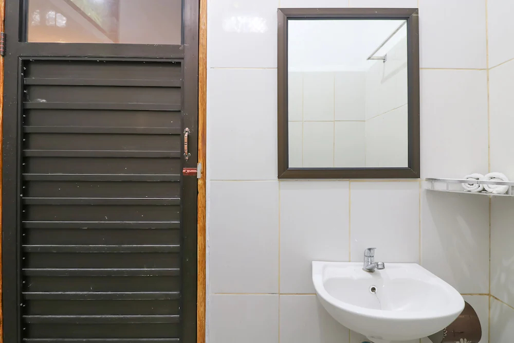 Men Bebas Residence by OYO Rooms