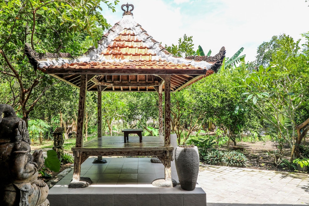Men Bebas Residence by OYO Rooms