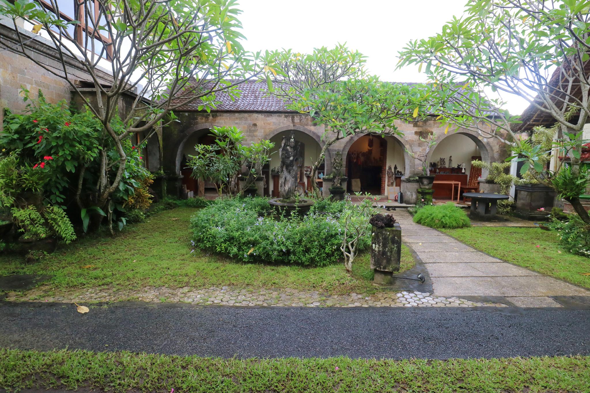 Oka Kartini Bungalows