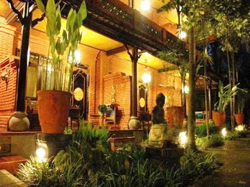 Puri Garden Hotel & Hostel