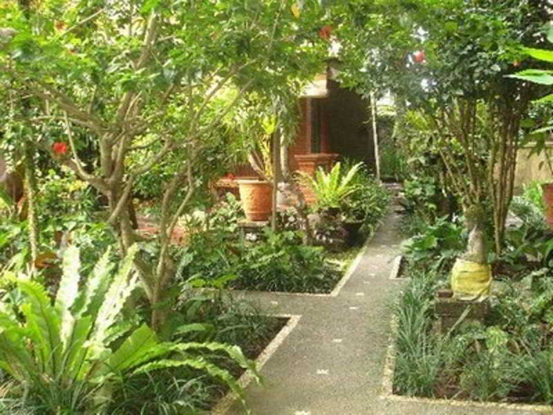 Puri Garden Hotel & Hostel