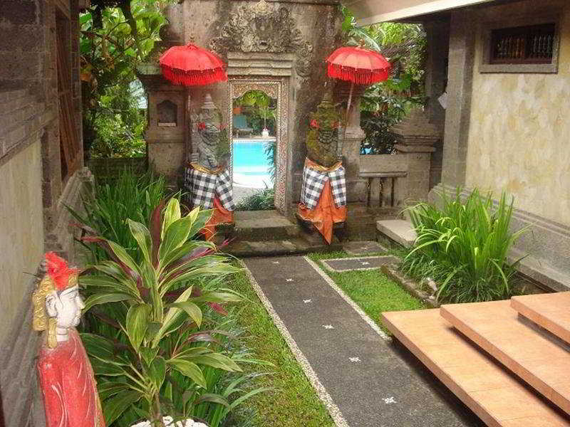 Puri Garden Hotel & Hostel