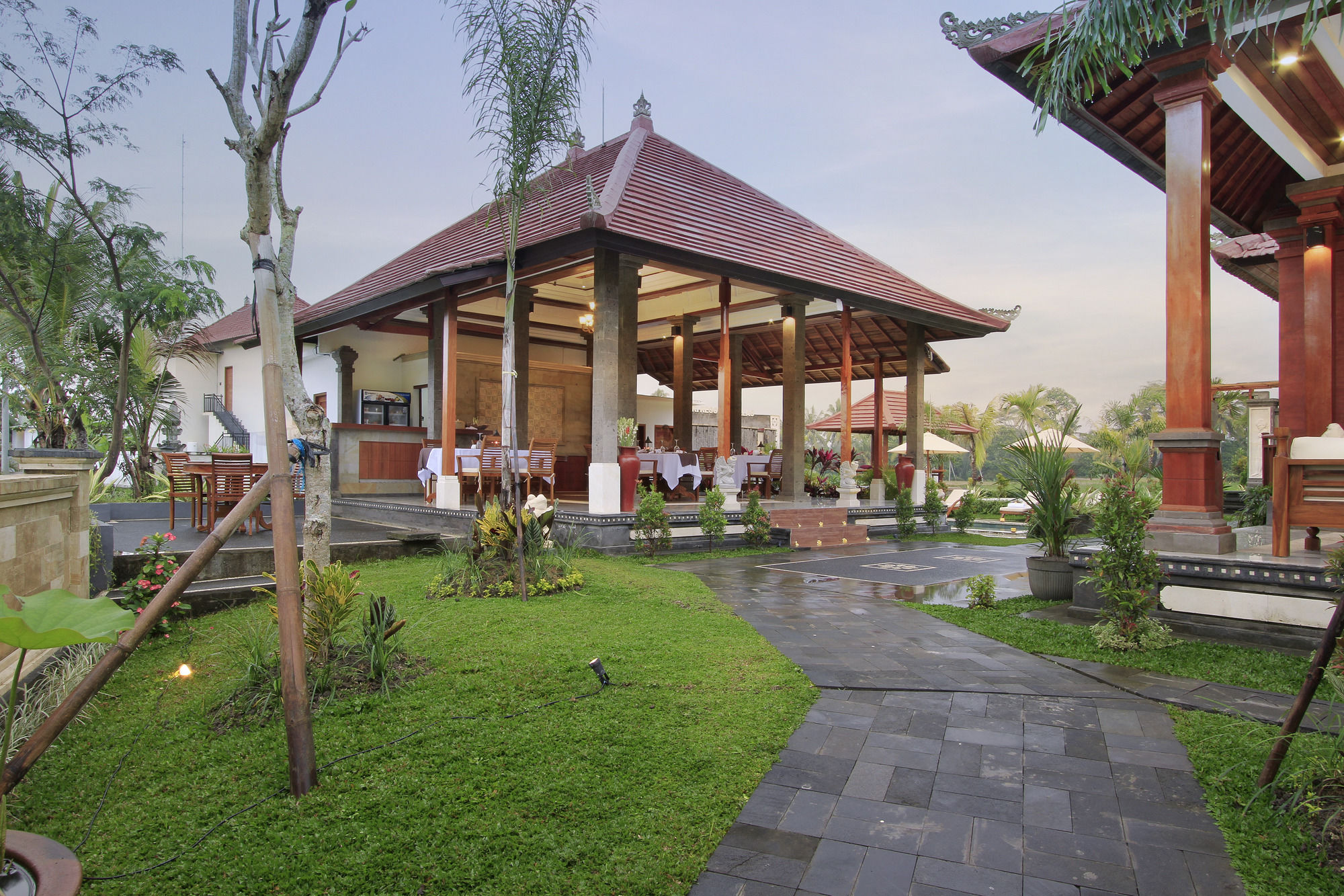 Puri Hari Resort & Villas