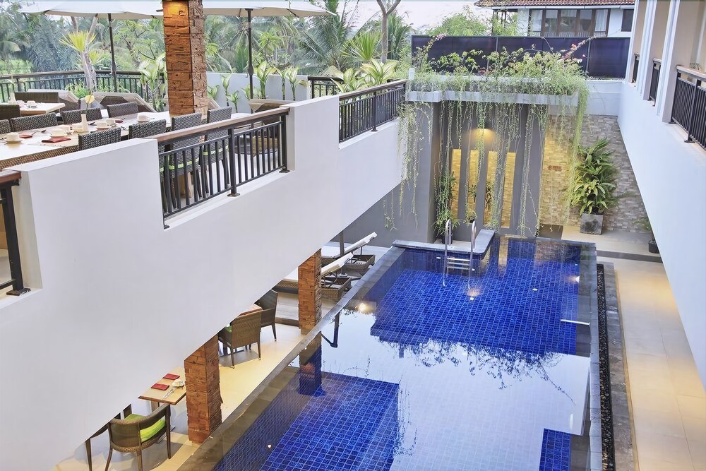 Puri Padma Hotel