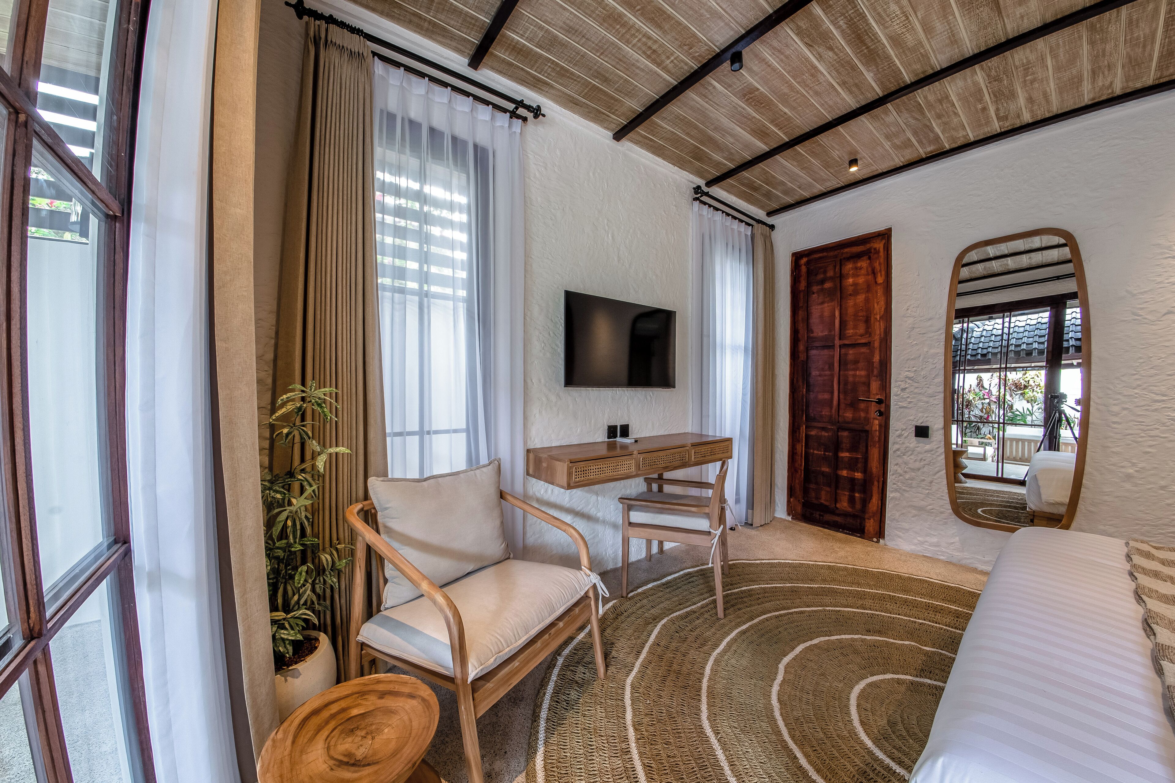 Putri Salju Villa by Evdekimi