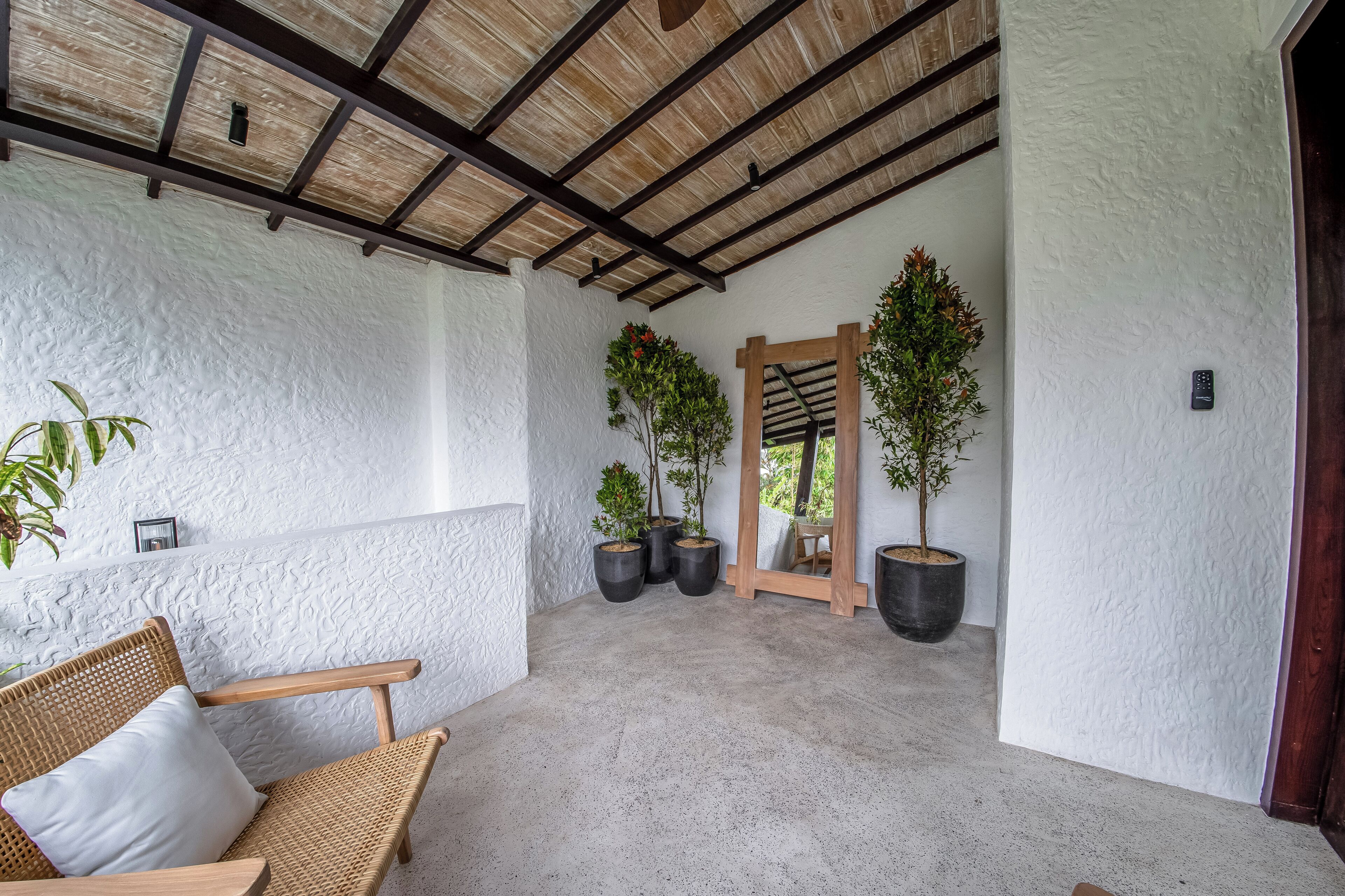 Putri Salju Villa by Evdekimi