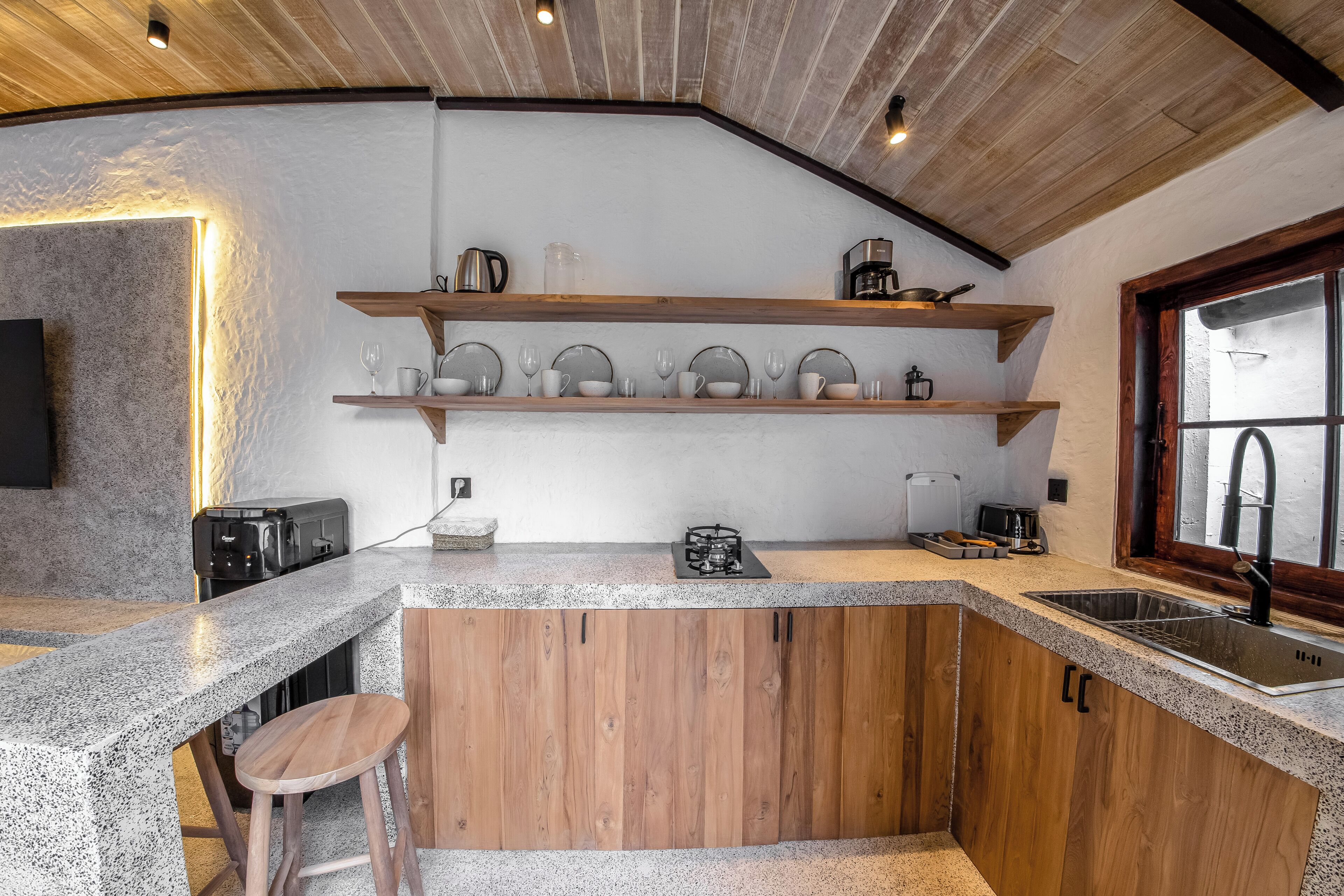 Putri Salju Villa by Evdekimi