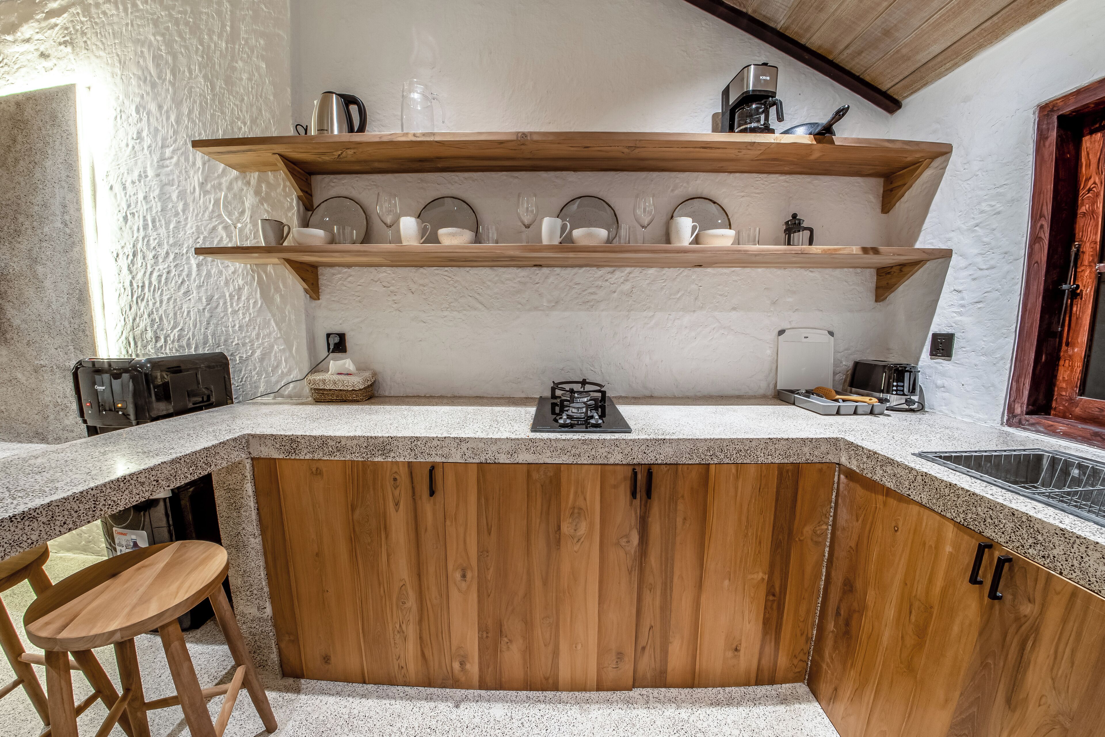 Putri Salju Villa by Evdekimi