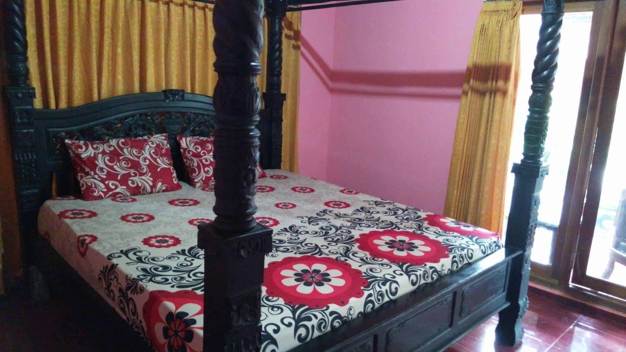 Rona Accomodation