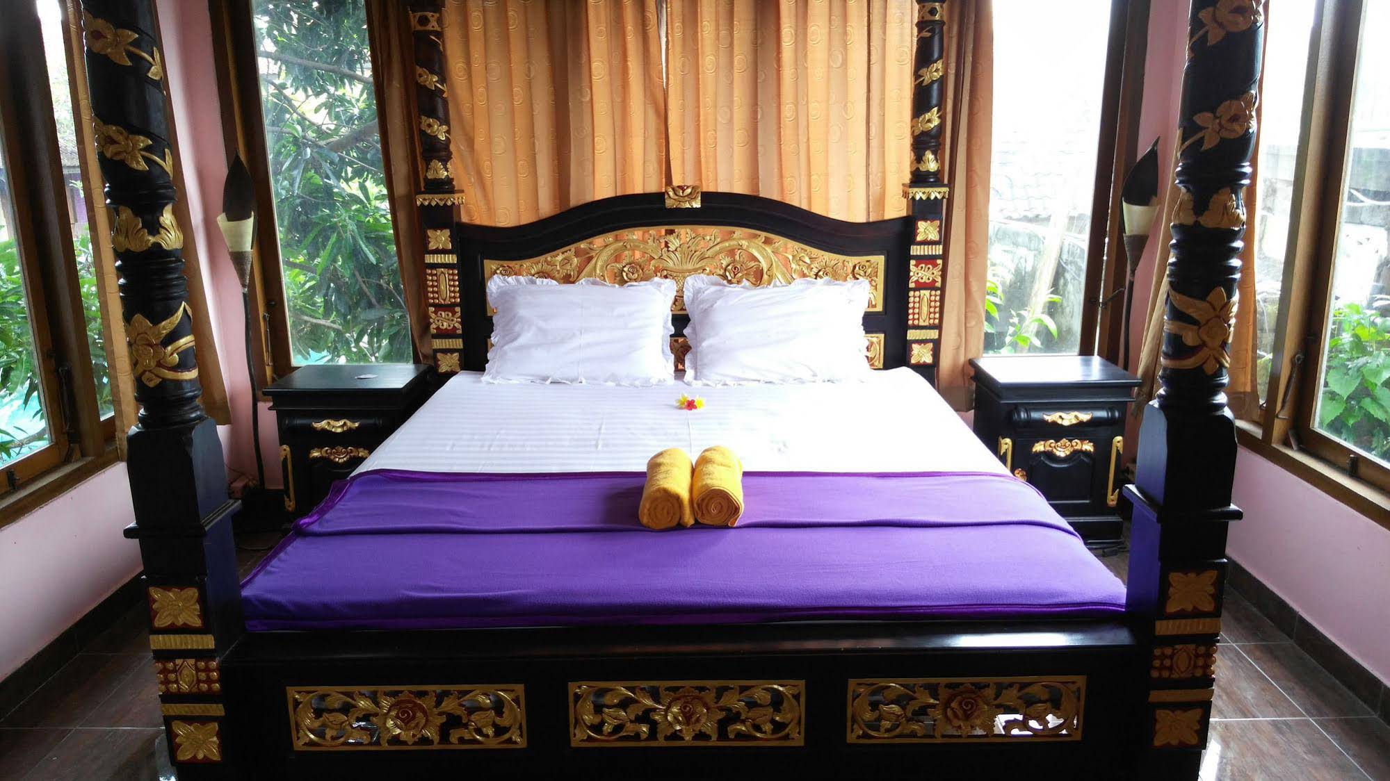 Rona Accomodation