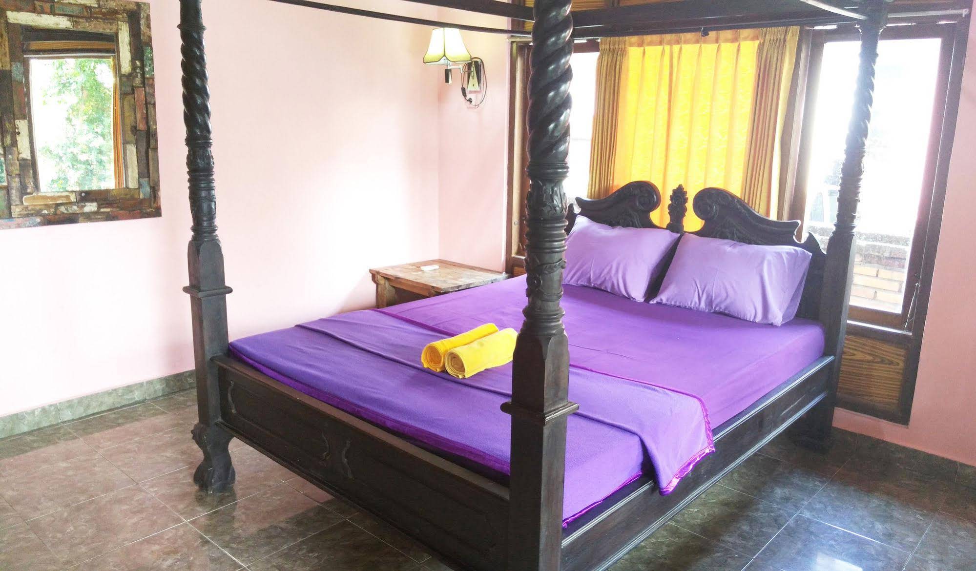 Rona Accomodation