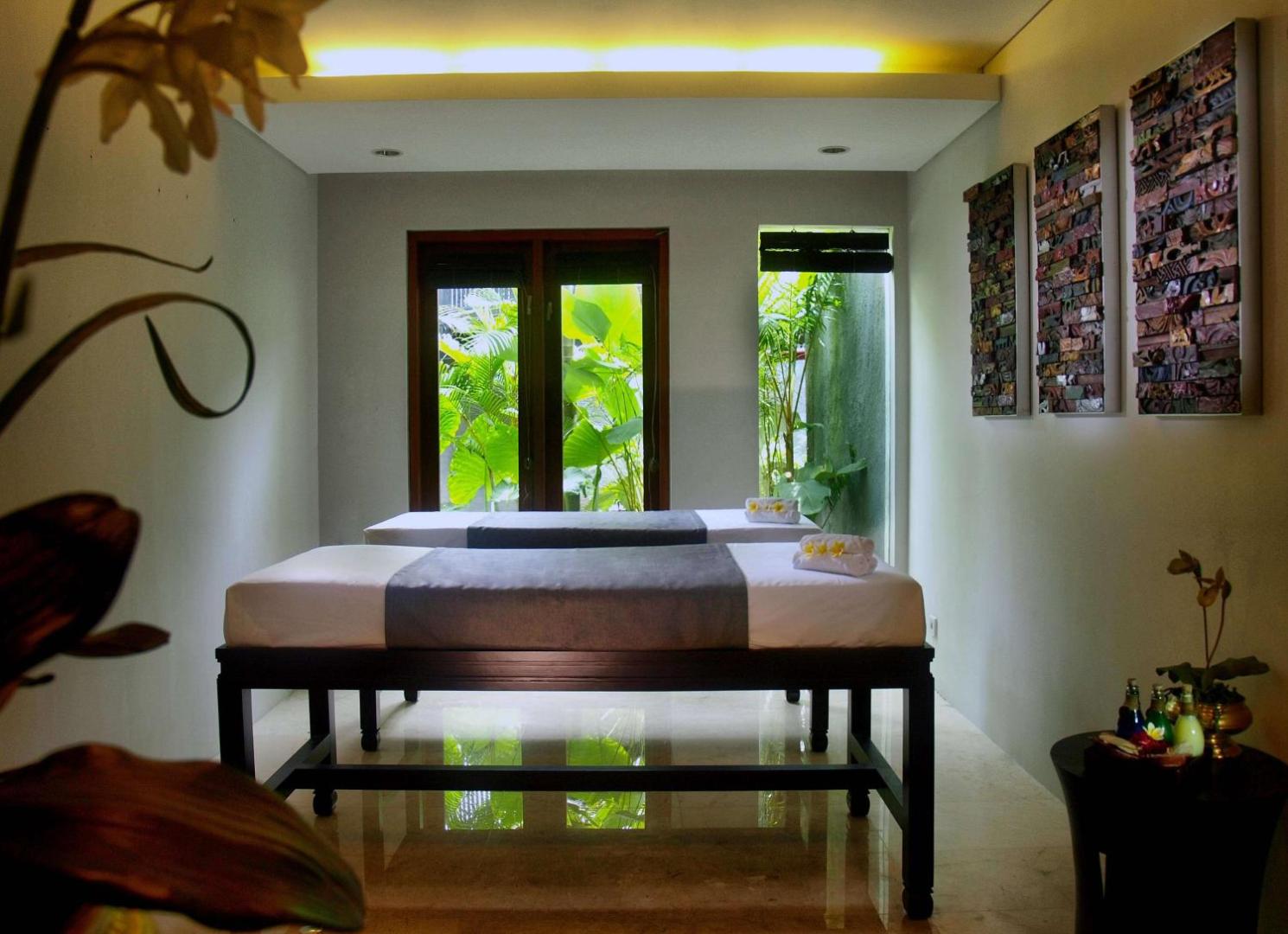 Royal Kamuela Villas & Suites at Monkey Forest - Ubud