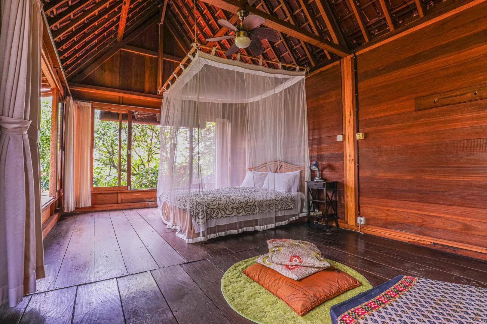 Sari Bamboo Bungalows