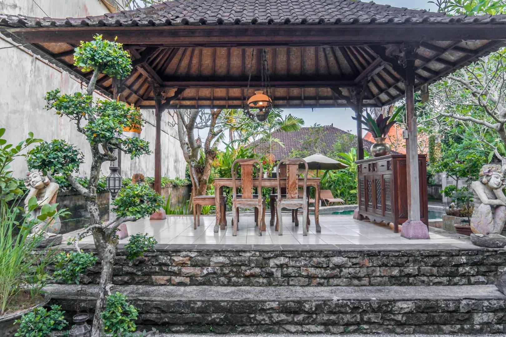 Sari Bamboo Bungalows