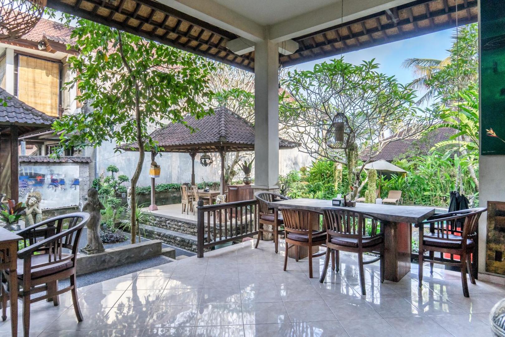 Sari Bamboo Bungalows