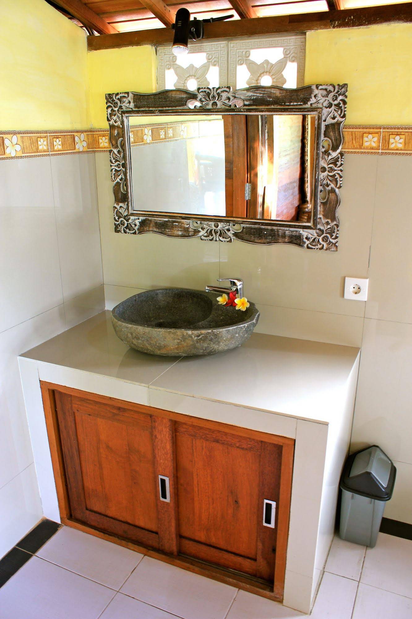 Sari Bamboo Villas
