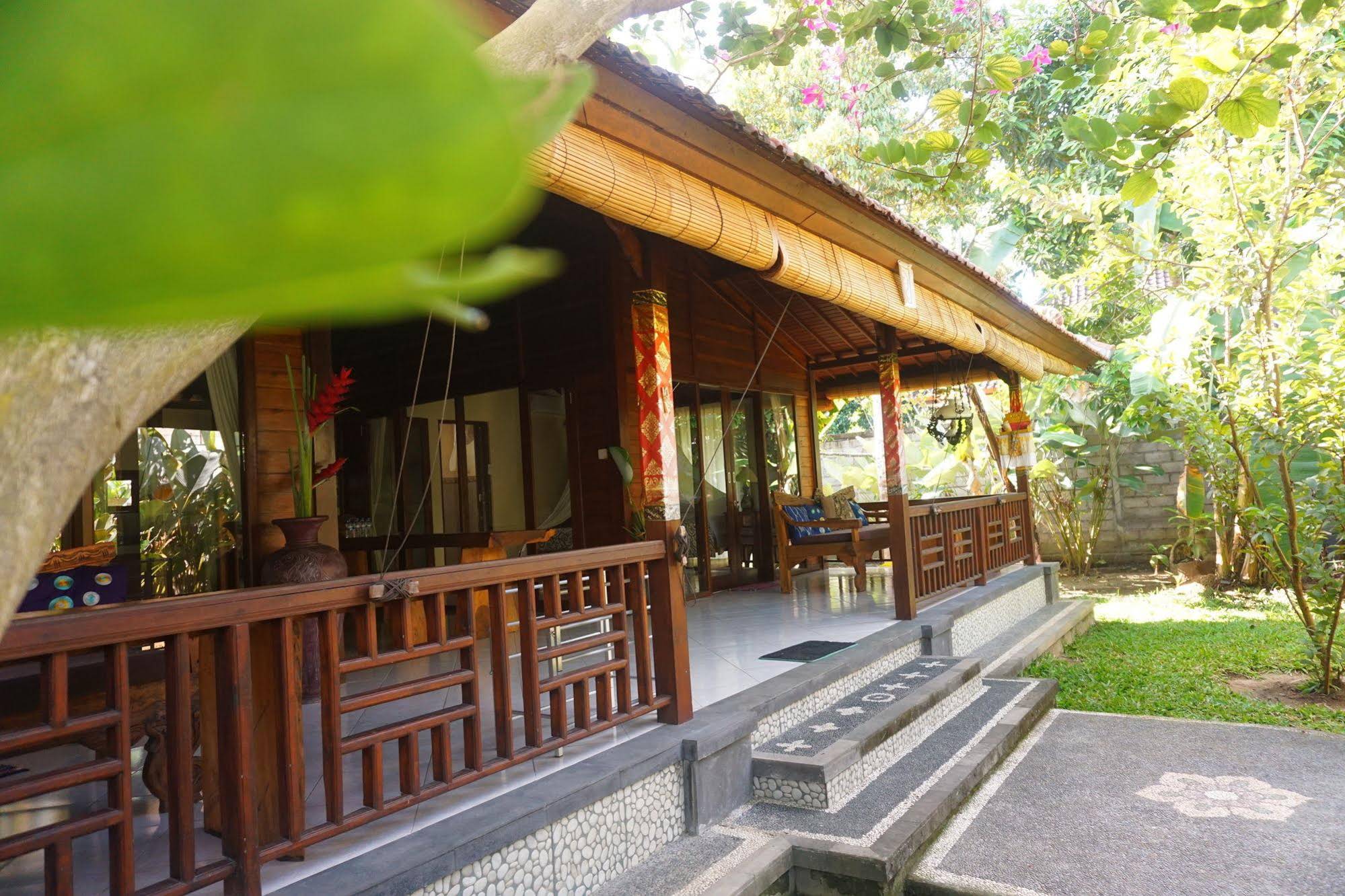 Sari Bamboo Villas