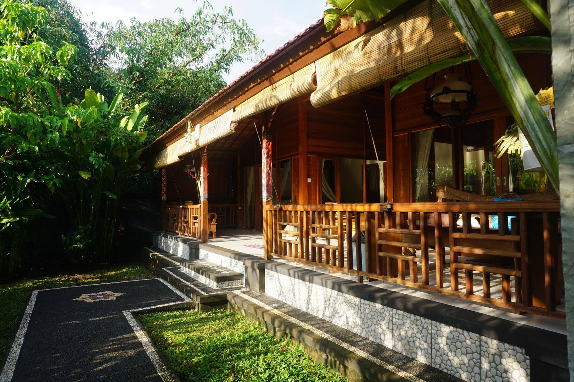 Sari Bamboo Villas