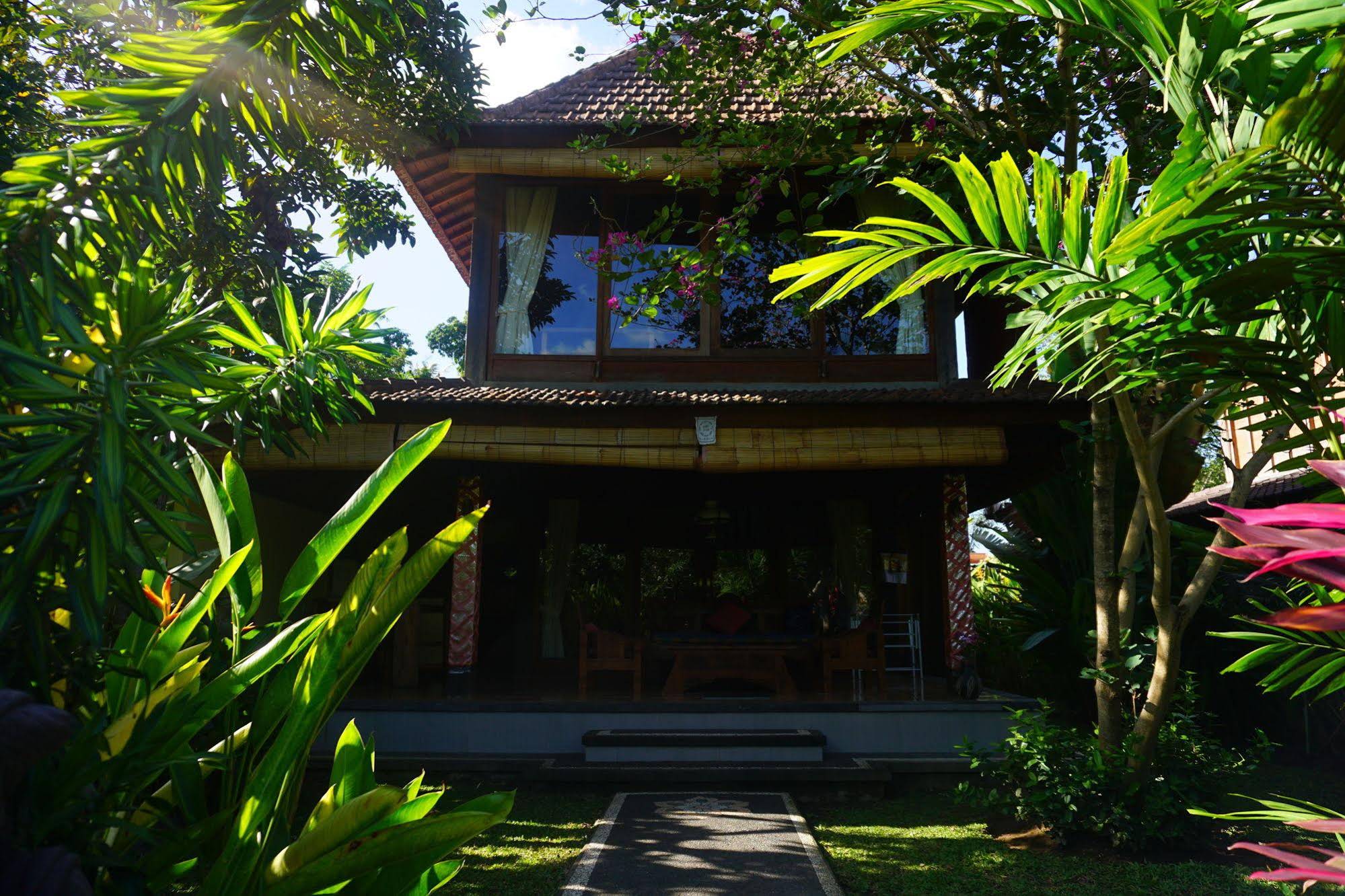 Sari Bamboo Villas