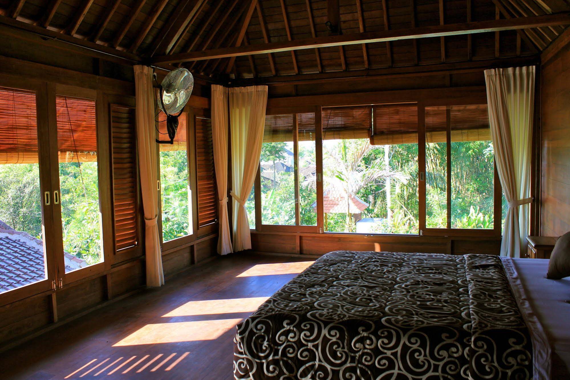 Sari Bamboo Villas