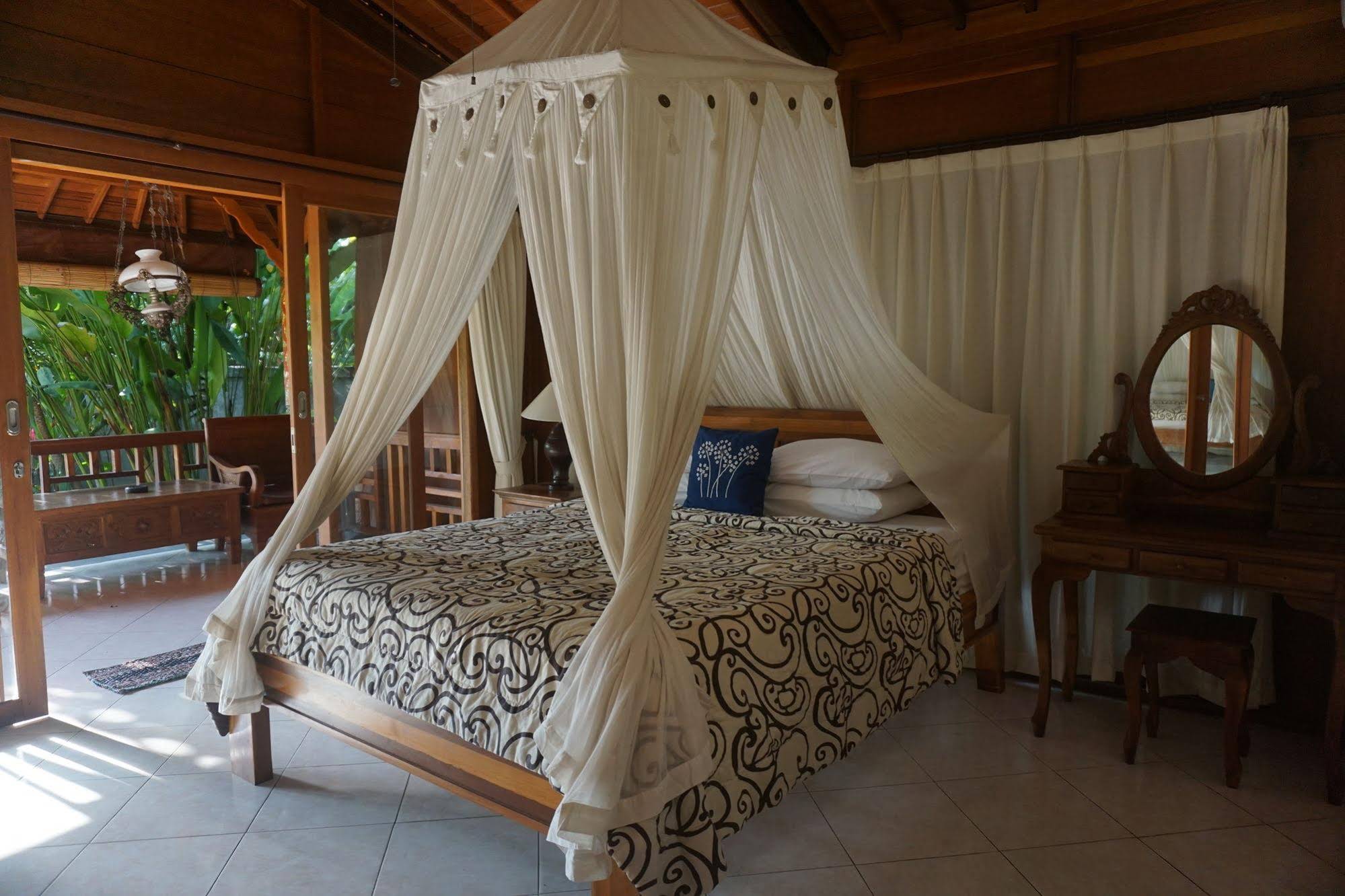 Sari Bamboo Villas
