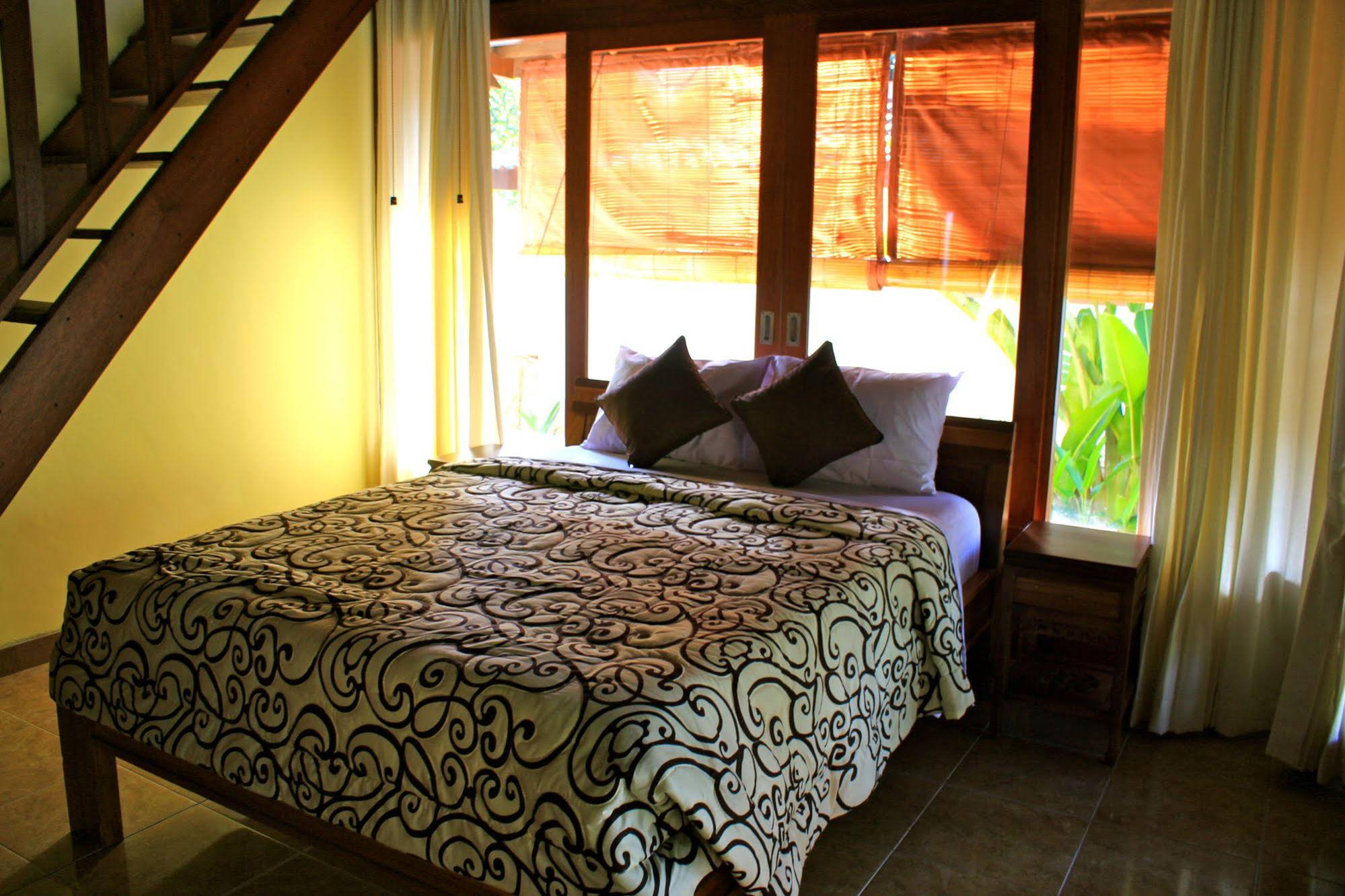 Sari Bamboo Villas