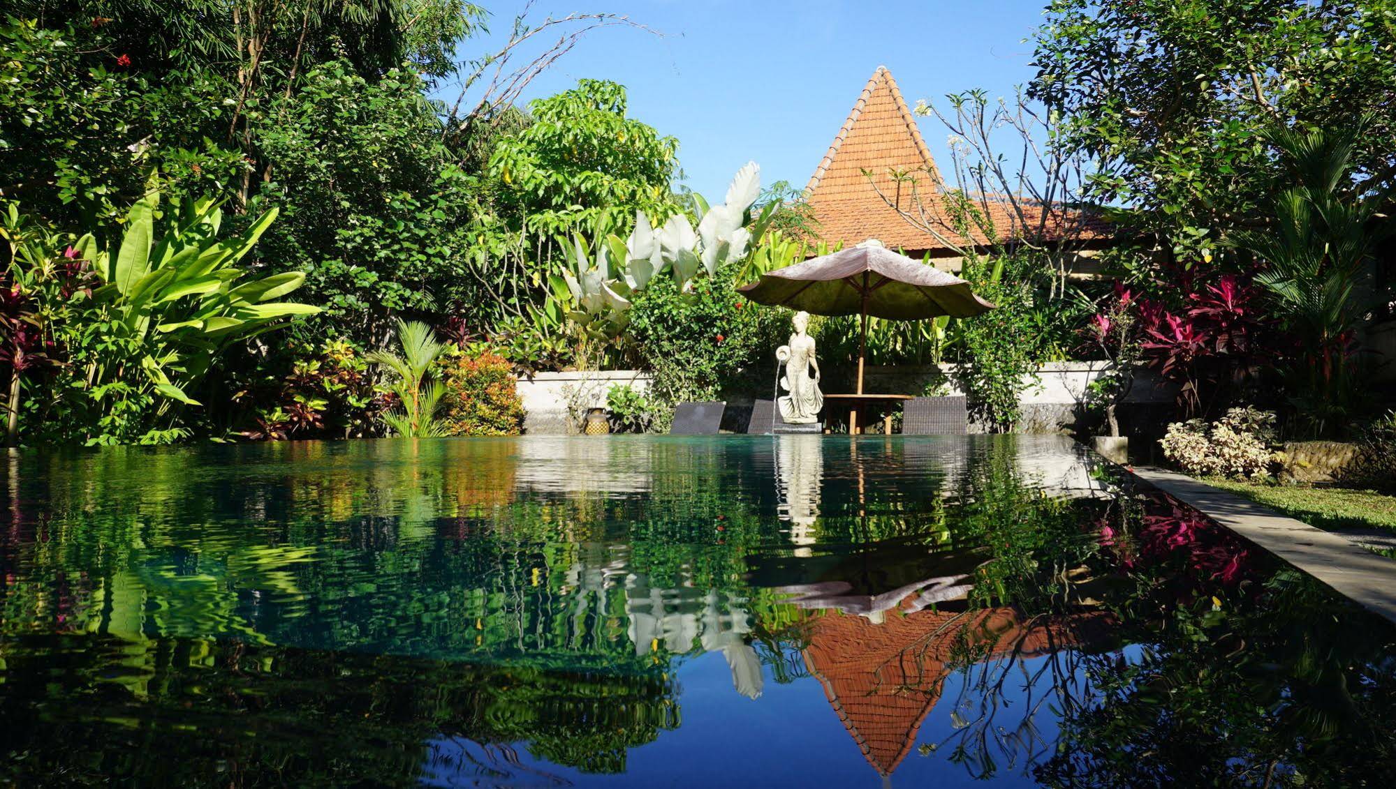 Sari Bamboo Villas