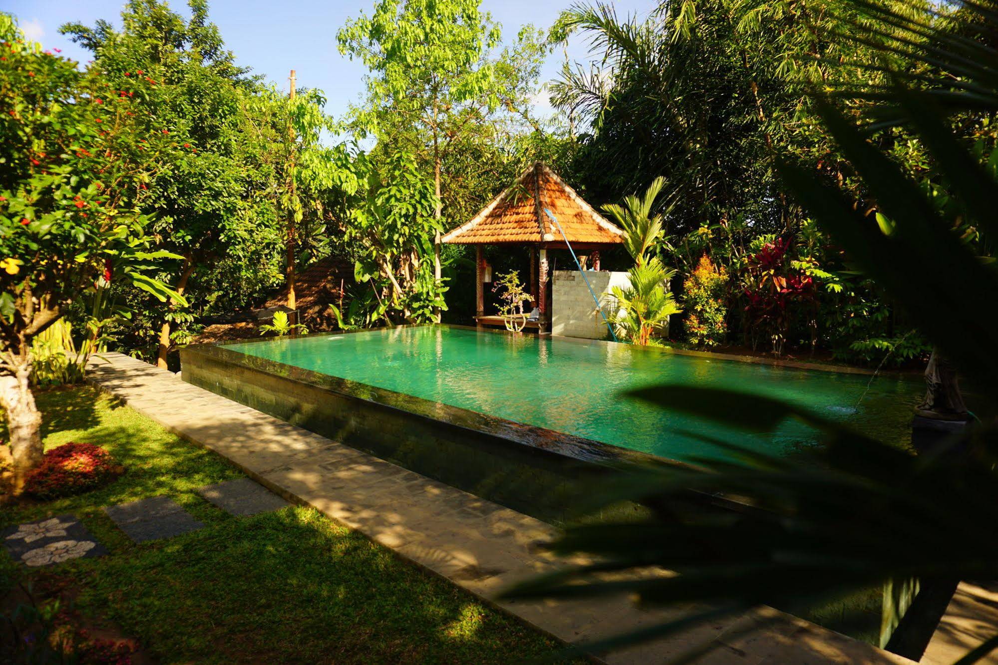Sari Bamboo Villas