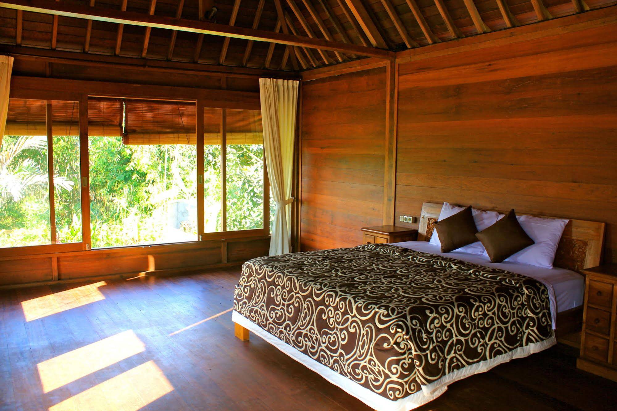 Sari Bamboo Villas